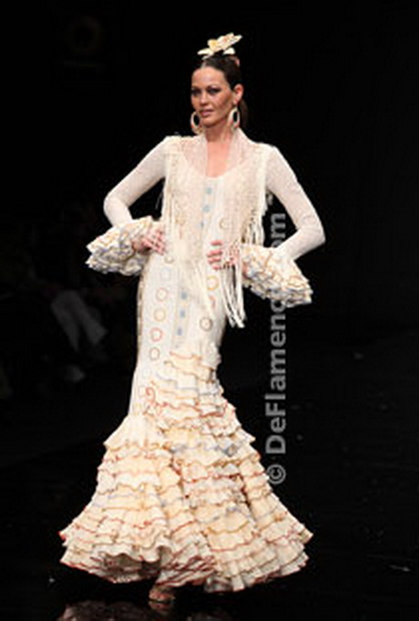 trajes-de-flamenca-el-rocio-22-18 Kostimi flamenco El Rocio
