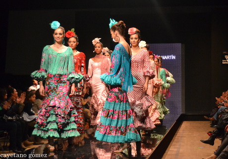 trajes-de-flamenca-en-el-rocio-37-7 Kostimi flamenco u Rocio