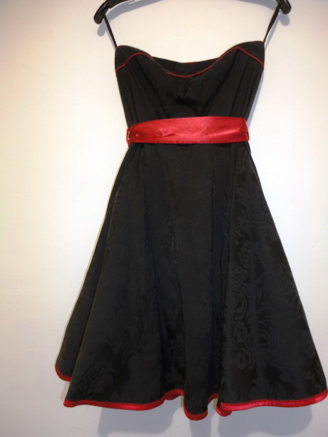 vestido-negro-con-rojo-81-3 Crna haljina s crvenom bojom