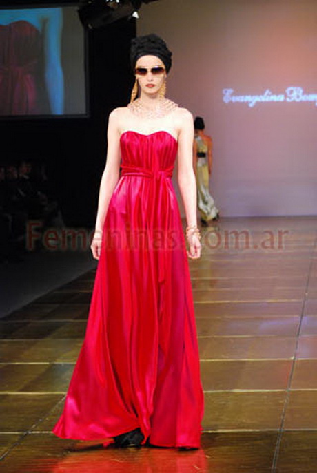 vestido-strapless-rojo-23-13 Crvena haljina bez naramenica