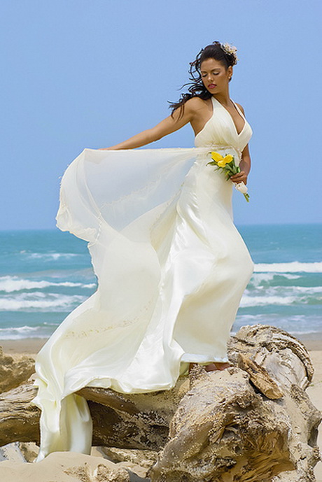vestidos-de-novias-en-la-playa-10-19 Vjenčanice na plaži