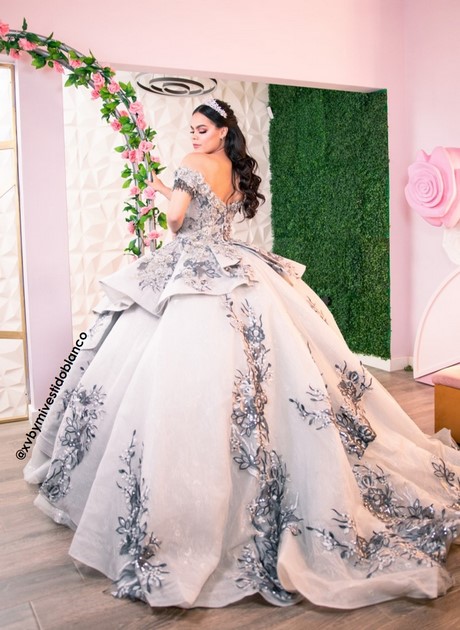 fotos-de-vestidos-de-xv-anos-2023-15 Fotografija haljina iz petnaeste godine 2023