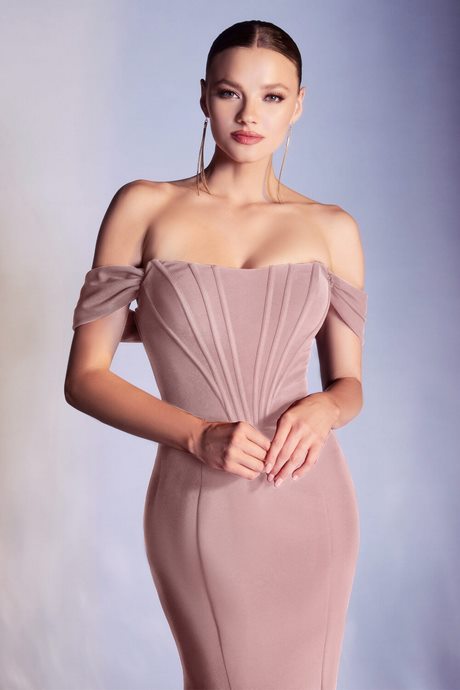 vestidos-de-coctel-de-moda-2023-45_16 Modne koktel haljine 2023