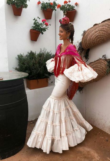 vestidos-de-flamenca-cortos-2023-81_18 Kratke flamenco haljine 2023