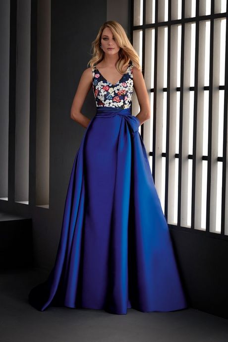 vestidos-de-noche-de-moda-2023-57_13 Modne večernje haljine 2023