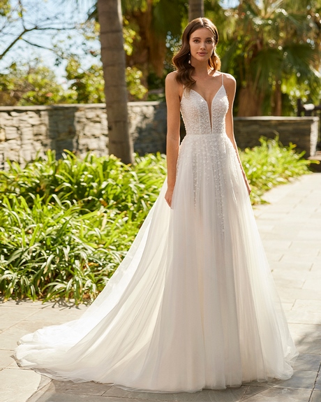 vestidos-de-novia-de-moda-2023-31_8 Modne vjenčanice 2023