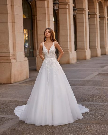 vestidos-de-novia-elegantes-2023-50_16 Elegantne vjenčanice 2023