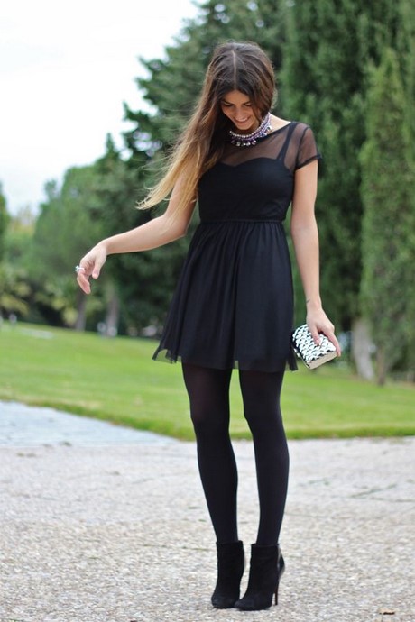 vestido-negro-corto-con-medias-69_4 Kratka crna haljina s čarapama