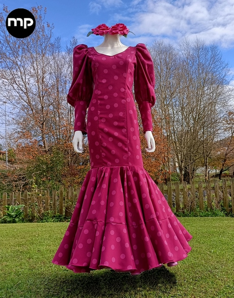 disenos-de-trajes-de-flamenca-2023-37_11 Dizajn kostima flamenco 2023