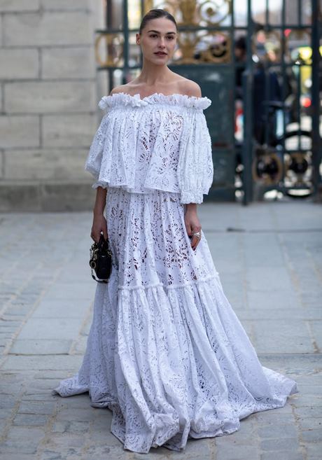 vestidos-de-encaje-de-moda-2023-20_18 Modne haljine od čipke 2023