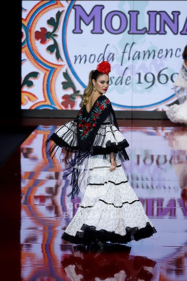 molina-trajes-de-flamenca-2022-99_15 Molina flamenco kostimi 2022