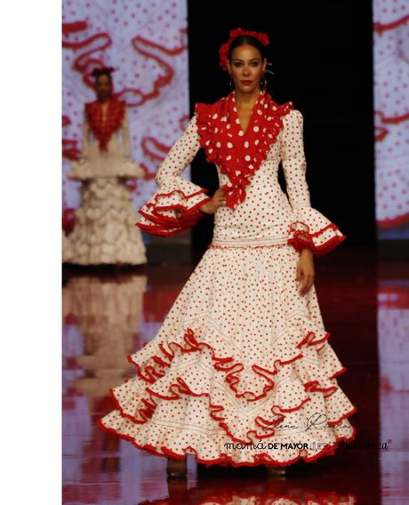 trajes-de-flamenca-2022-pilar-vera-70_18 Kostimi flamenka 2022 Pilar vera
