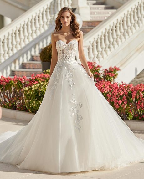 vestidos-de-novia-2022-sencillos-y-elegantes-60_11 Jednostavne i elegantne vjenčanice 2022