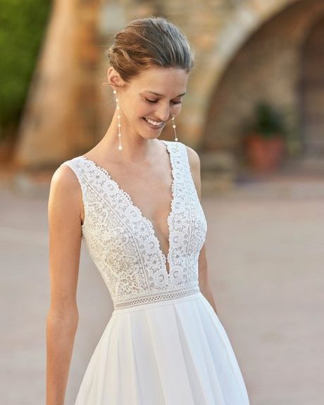 vestidos-de-novia-2022-sencillos-y-elegantes-60_6 Jednostavne i elegantne vjenčanice 2022