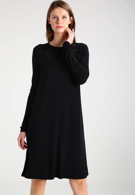vestido-negro-punto-01_15 Crna haljina s točkicama