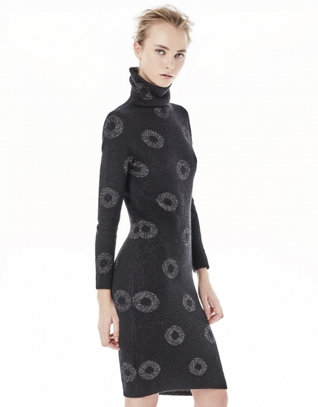 vestido-punto-negro-74_15 Crna haljina s točkicama