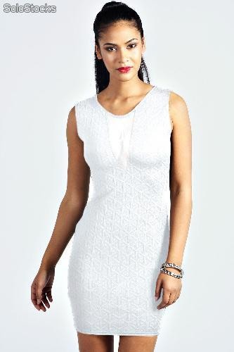 Uska bijela haljina