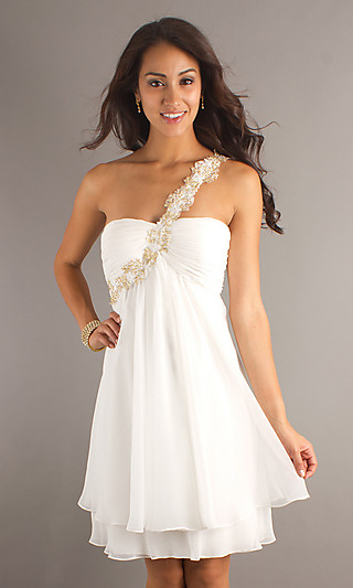 vestidos-cortos-de-color-blanco-69_17 Kratke haljine bijele boje