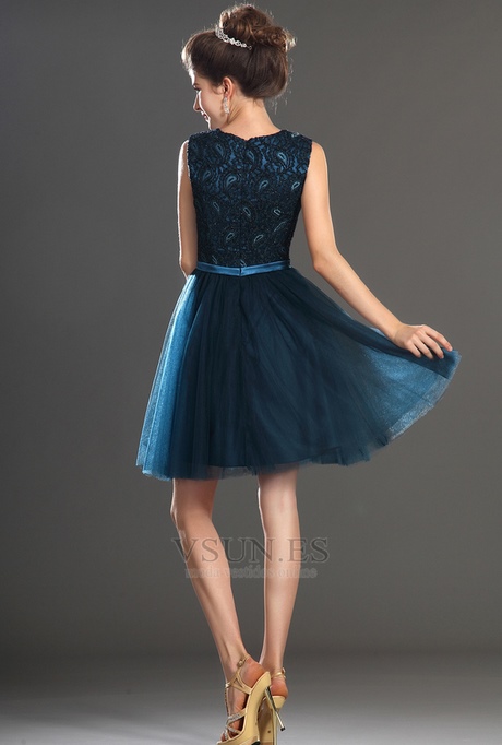 modelos-de-vestidos-de-fiesta-con-encaje-98_18 Modeli maturalne haljine s čipkom
