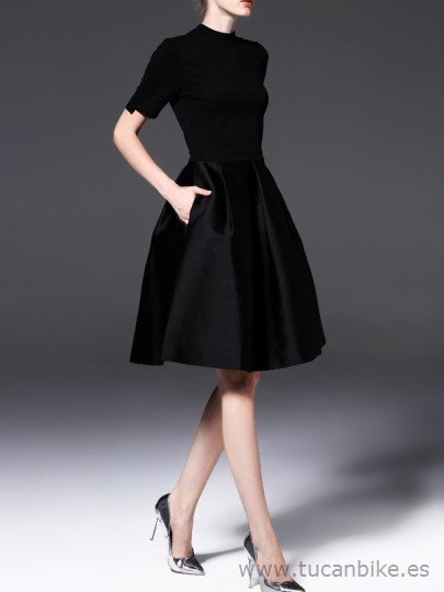 vestido-negro-con-bolsillos-45_13 Crna haljina s džepovima