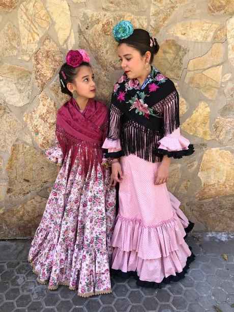trajes-de-flamenca-2022-ninas-34 Kostimi flamenka za djevojčice 2022