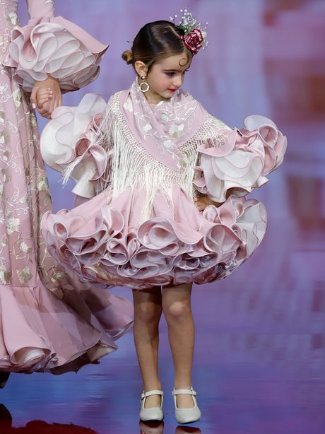 trajes-de-flamenca-2022-ninas-34_9 Kostimi flamenka za djevojčice 2022