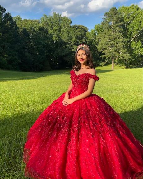 Crvene haljine za 15-godišnjake 2022