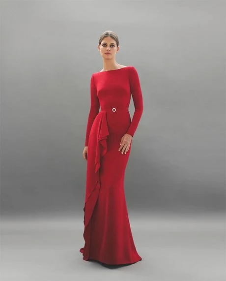 vestidos-de-fiesta-madrinas-2023-82_13-5 Maturalne haljine za kumove 2023