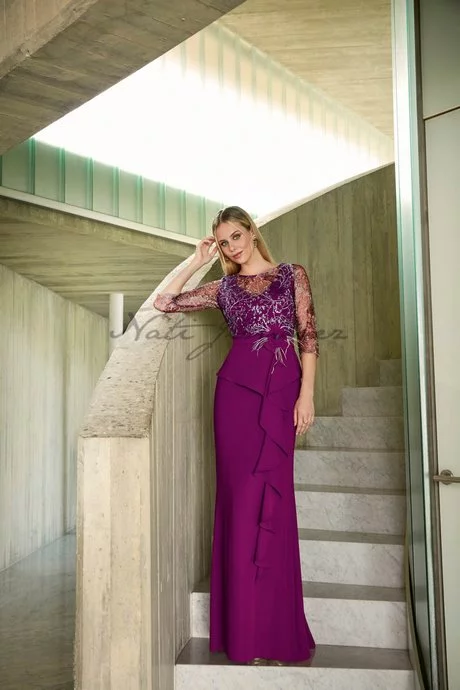 vestidos-de-fiesta-madrinas-2023-82_15-7 Maturalne haljine za kumove 2023