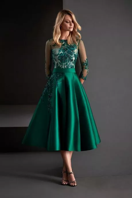 vestidos-de-fiesta-otono-2023-32_15-9 Maturalne haljine jesen 2023