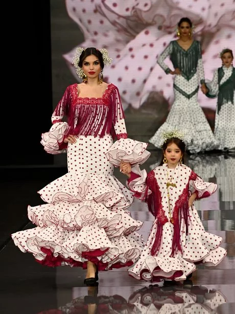 vestidos-de-flamenca-nina-2023-97_12-4 Flamenko haljine za djevojčice 2023