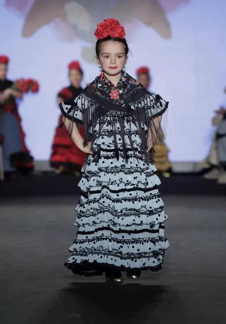 vestidos-de-flamenca-nina-2023-97_13-5 Flamenko haljine za djevojčice 2023
