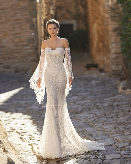 vestidos-de-novia-estilo-romano-2023-19_15-7 Vjenčanice u rimskom stilu 2023