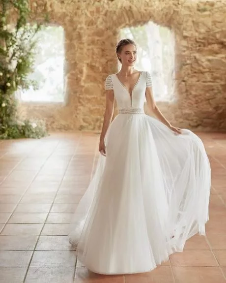 vestidos-de-novia-estilo-romano-2023-19_16-8 Vjenčanice u rimskom stilu 2023