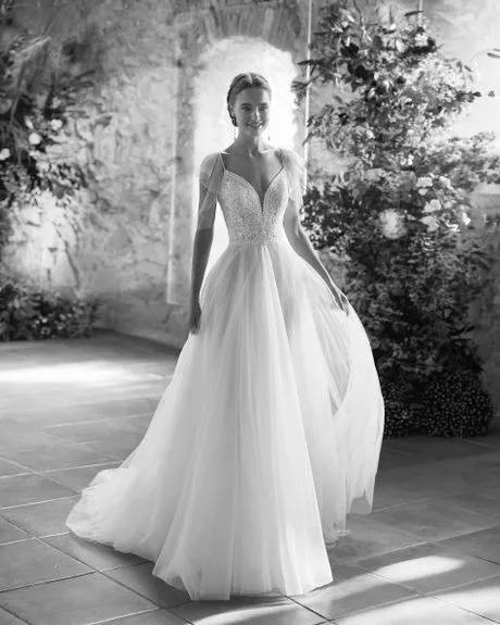 vestidos-de-novia-estilo-romano-2023-19_9-18 Vjenčanice u rimskom stilu 2023
