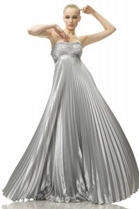 vestidos-elegantes-plateados-92_20 Srebrne elegantne haljine