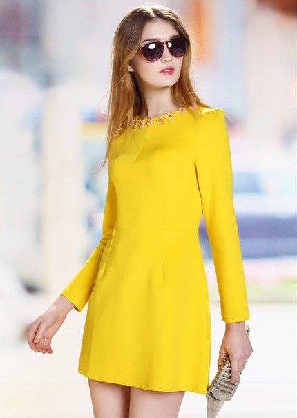 Žuta haljina s dugim rukavima