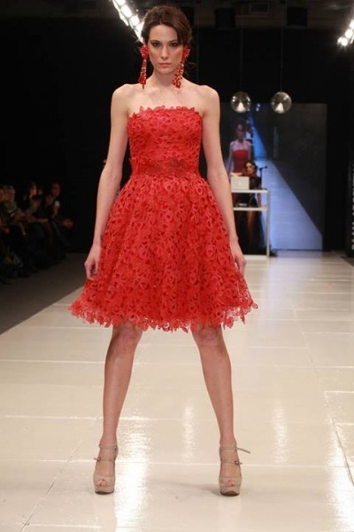 vestido-rojo-corto-encaje-09_15 Kratka crvena haljina od čipke