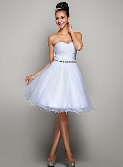 vestidos-cortos-de-fiesta-color-blanco-70_17 Kratke haljine maturalne bijele