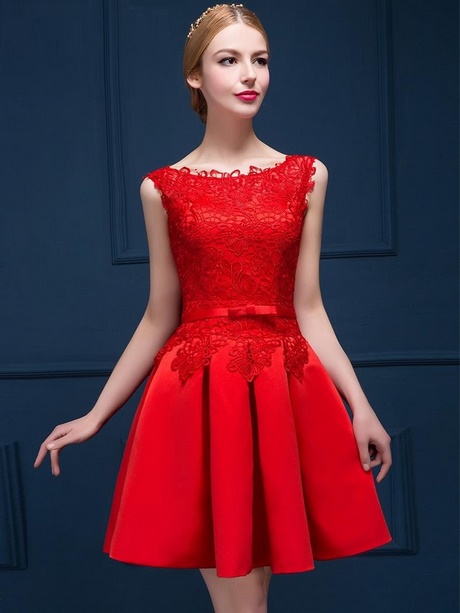 Crvene kratke koktel haljine