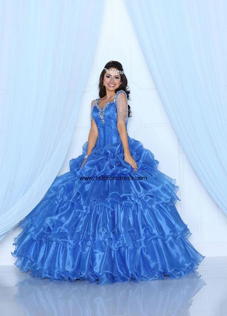 imagenes-de-vestidos-de-15-anos-estilo-princesa-color-azul-42_12 Slike 15-godišnjih haljina u stilu princeze plave boje