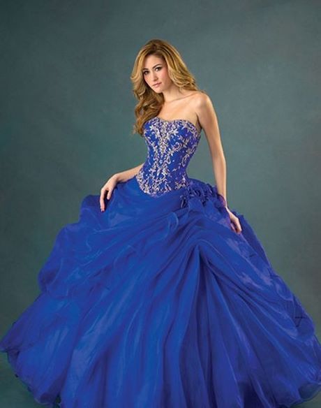 imagenes-de-vestidos-de-15-anos-estilo-princesa-color-azul-42_4 Slike 15-godišnjih haljina u stilu princeze plave boje