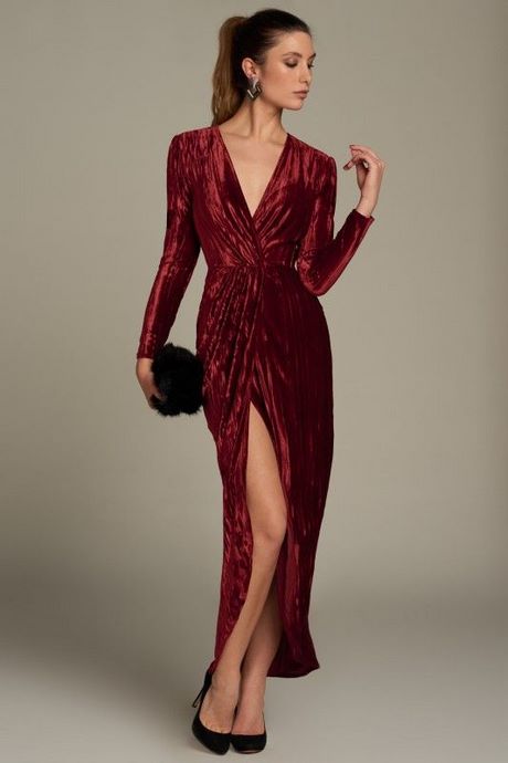 Tamnocrvena haljina s dugim rukavima