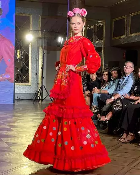 tendencias-moda-flamenca-2024-33_10-3 Modni trendovi flamenka 2024