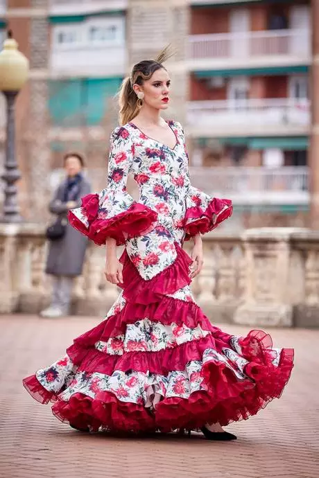 vestidos-de-flamenca-cortos-2024-57_5-16 Kratke flamenko haljine 2024