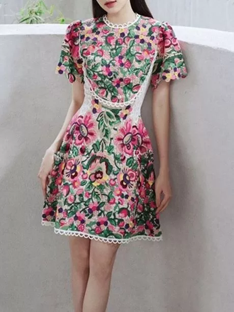 vestidos-de-moda-casuales-2024-97_10-3 Modne Ležerne haljine 2024