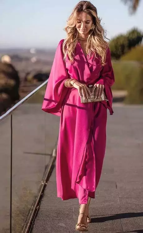 vestidos-madrina-rosa-clara-2024-93_6-16 Svijetloružičaste haljine kume 2024