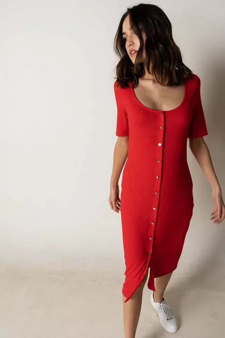 vestidos-rojos-2024-95_9-19 Crvene haljine 2024
