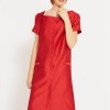 Crvena haljina kratkih rukava