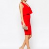 Crvena haljina srednje duljine